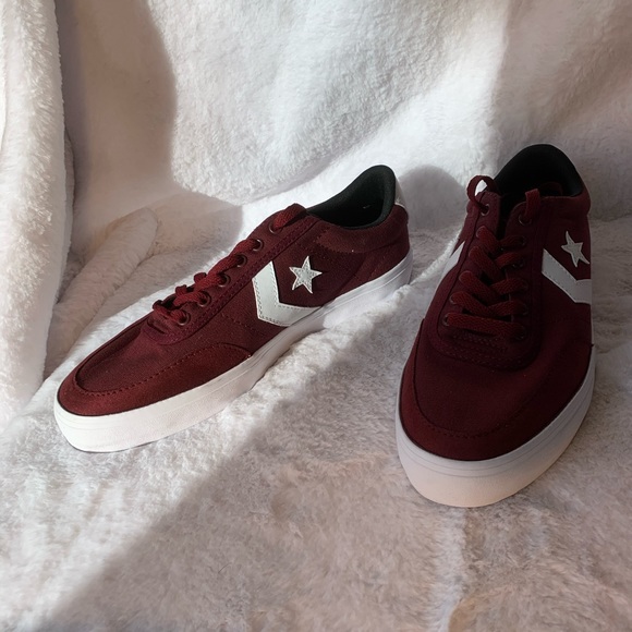 converse courtlandt low top sneaker